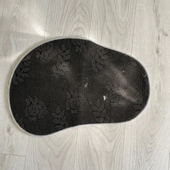 Egg Rug - Picture 2 of 2